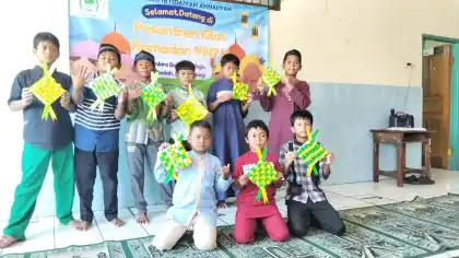 Pembagian Bingkisan Lebaran